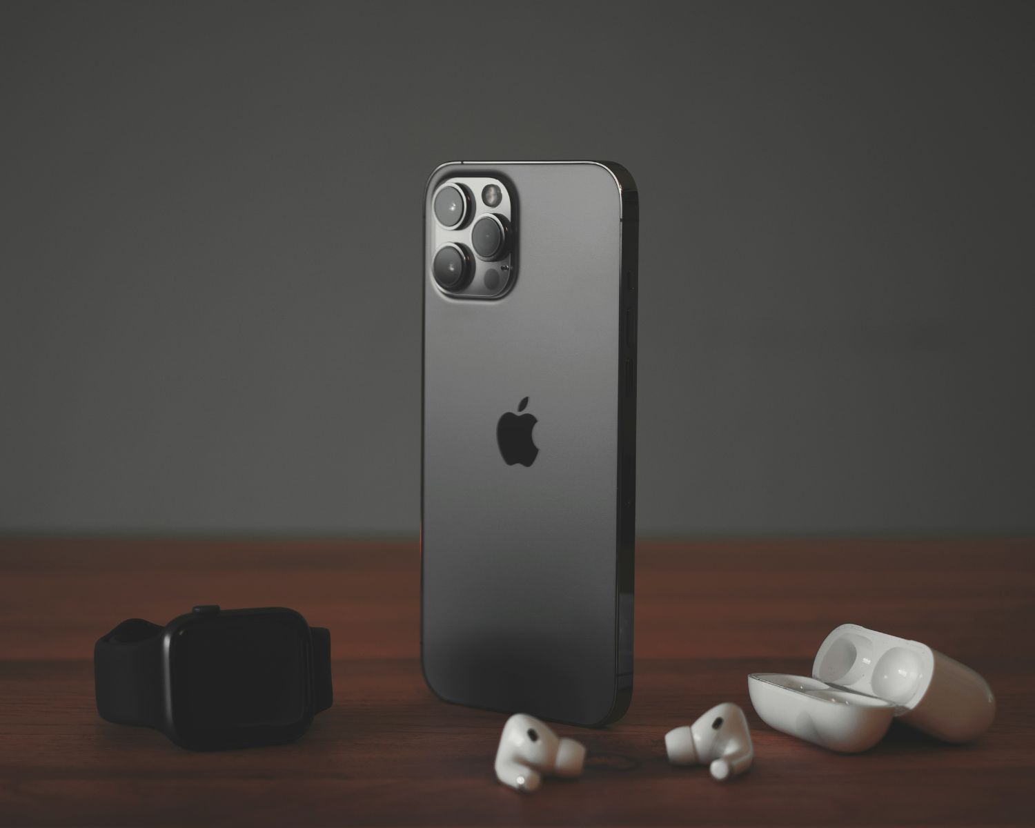 iPhone compatible eSIM